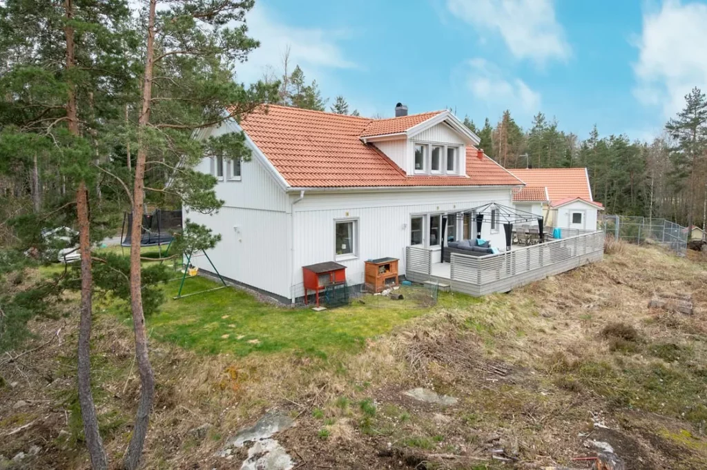 25. Nybyggnation Garage med Bandtackning Hastevik Tranget